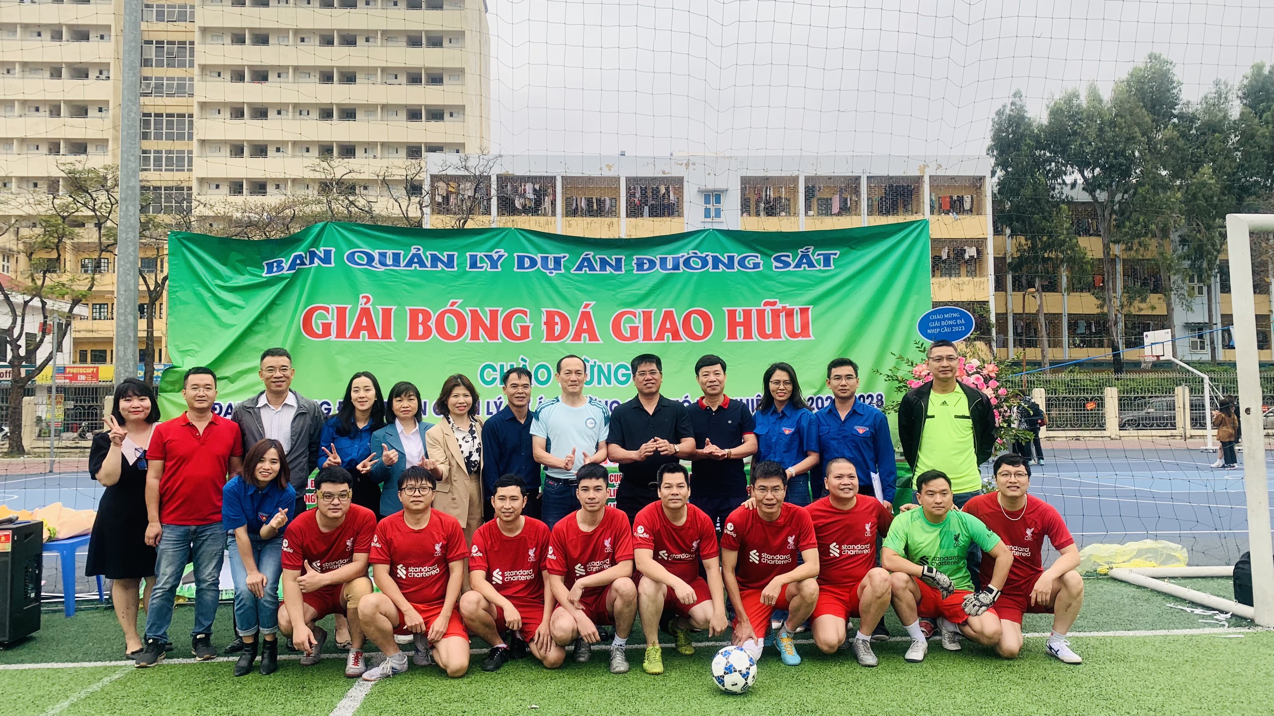 CÔNG ĐOÀN, ĐOÀN THANH NIÊN BAN QUẢN LÝ DỰ ÁN ĐƯỜNG SẮT TỔ CHỨC GIẢI BÓNG ĐÁ MINI CÁC ĐƠN VỊ TRONG KHU VỰC